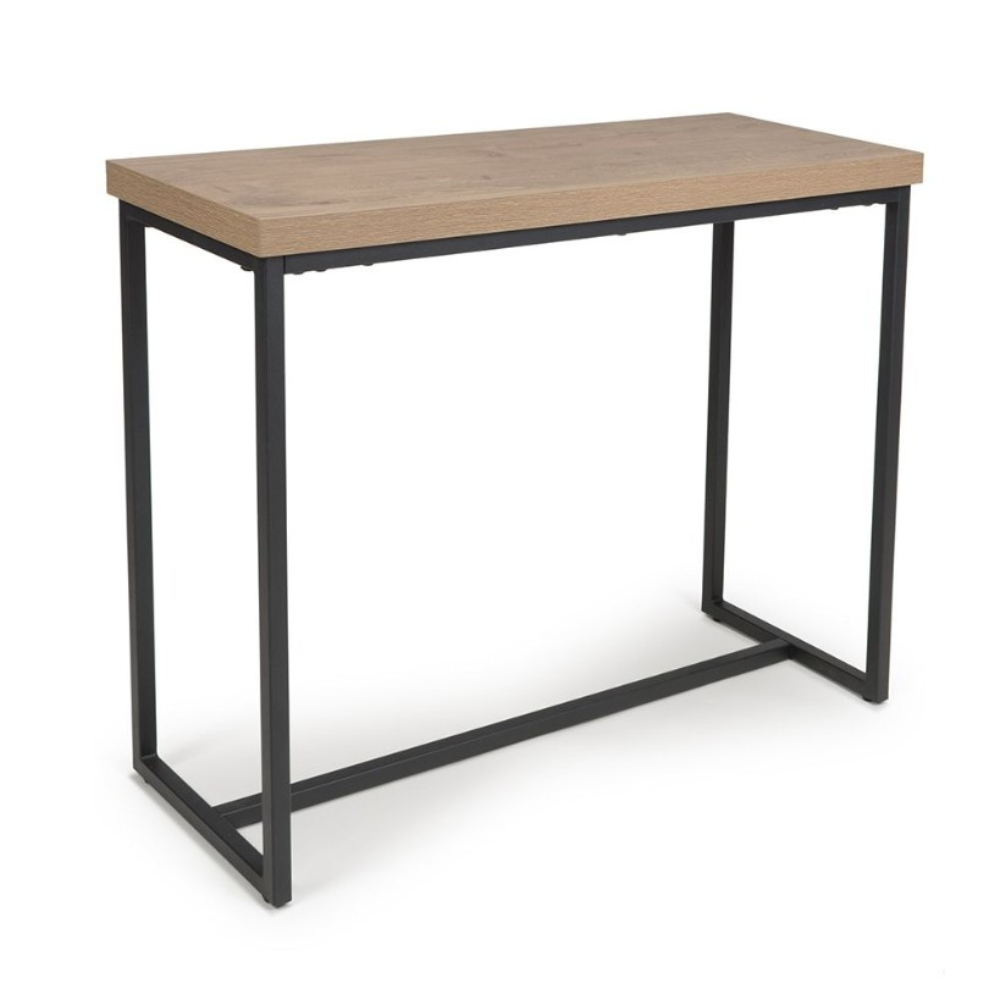 The Boston Console Table in Rustic Oak offers a SmarTops® surface, robust iron legs and a generous design, ideal for guests and daily activities.