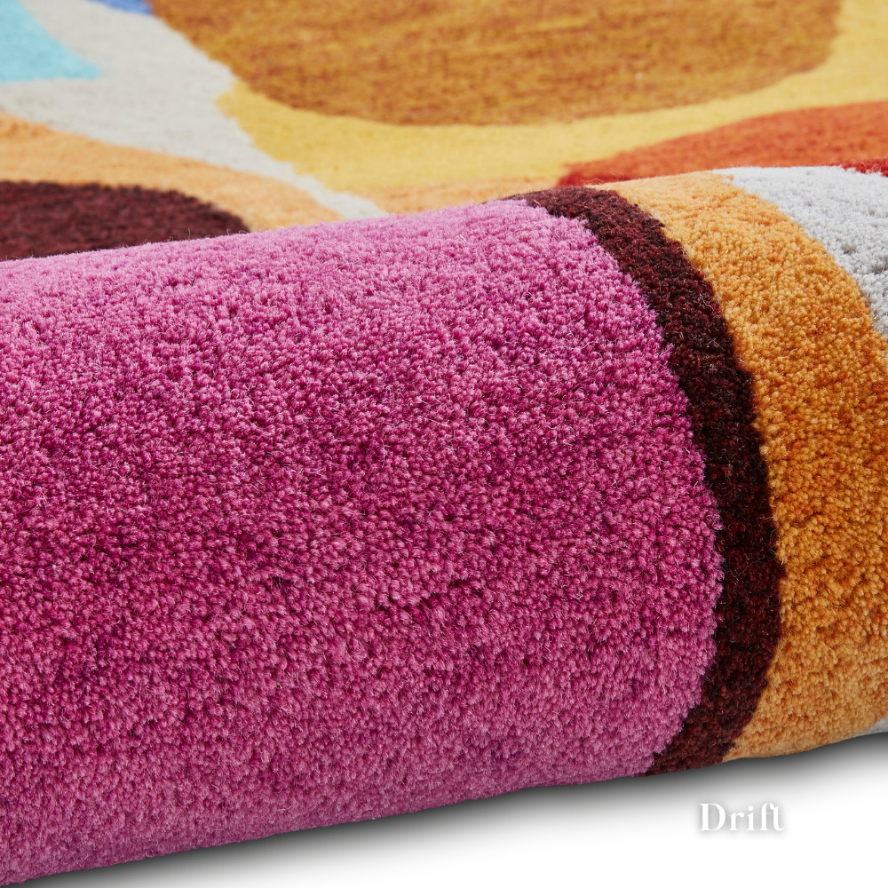 Hand Tufted in India, the Inaluxe Modern Wool Rugs offer bold design, thick 3000 g/m2 pile and premium wool construction for luxurious, heavyweight feel.