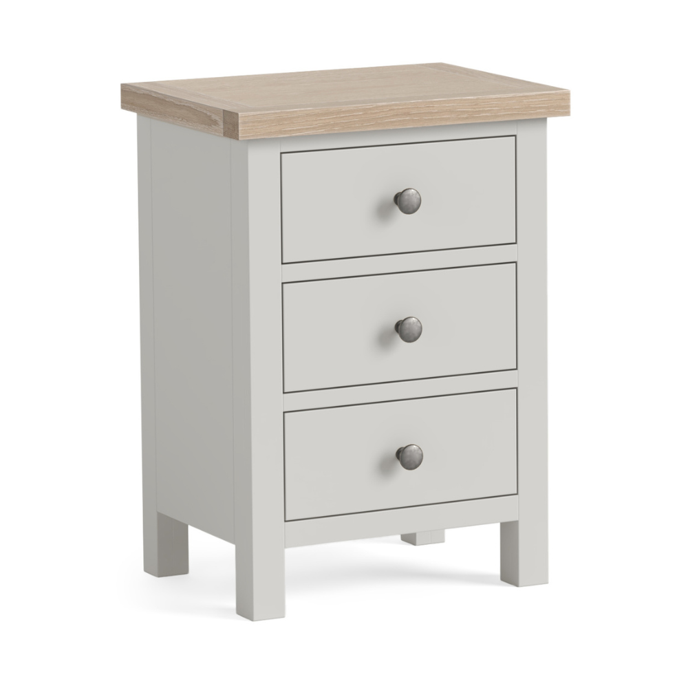 Country Painted Bedside Locker in Light Grey has a compact design and features an oak-effect top, three roomy drawers and antique style knobs.