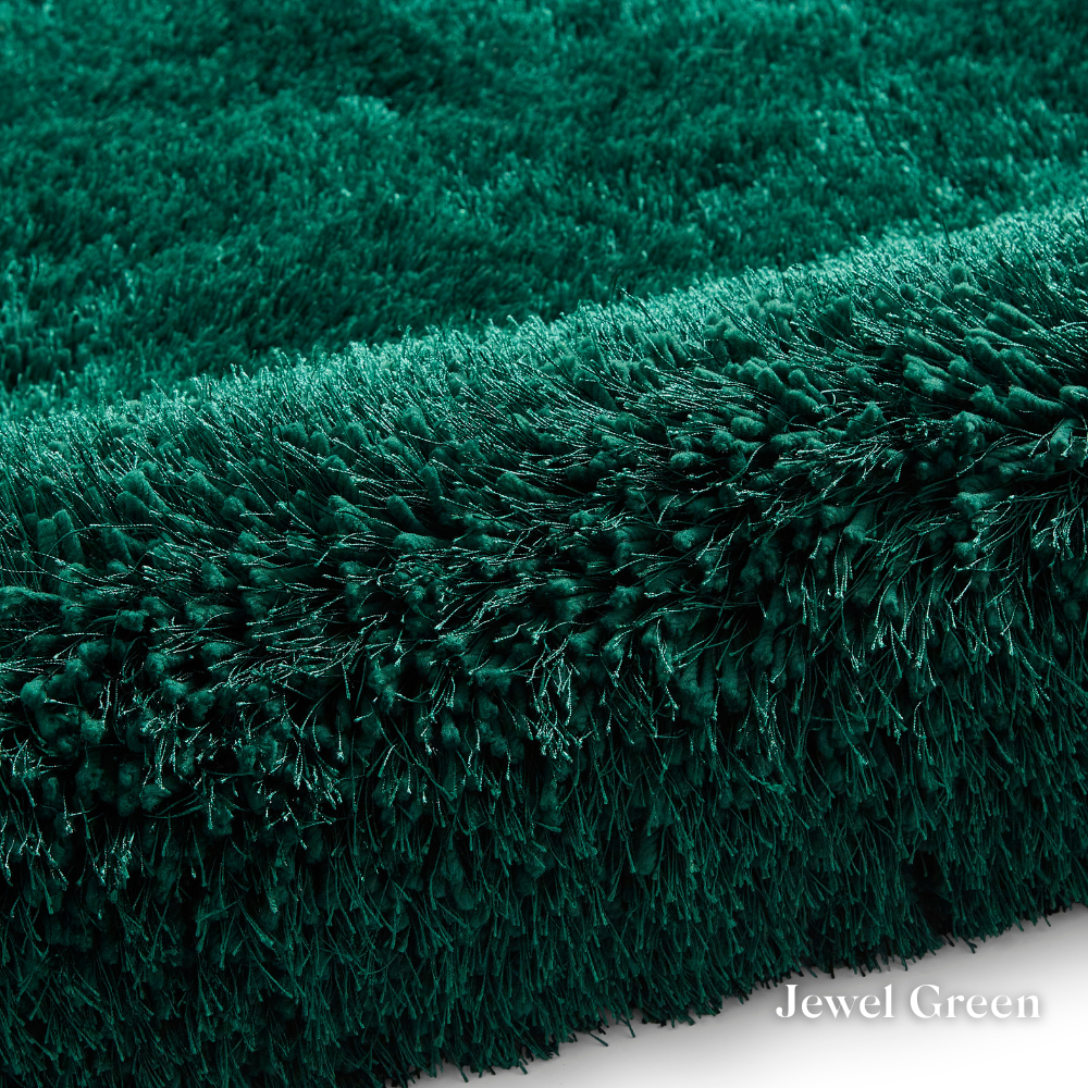 Sink into comfort with the Montana Plain Shaggy Rugs range featuring ultra thick 8cm pile, hand tufted polyester and stylish colours.