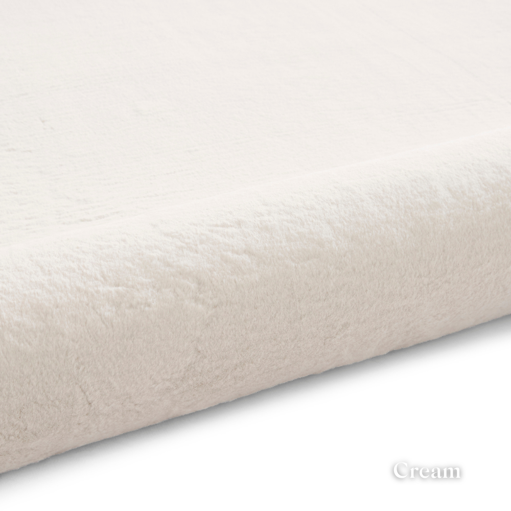 Add minimalist design with the Snug Rug Plain Machine Made Shaggy Rugs range with ultra soft plush pile, polyester and durable machine made quality.