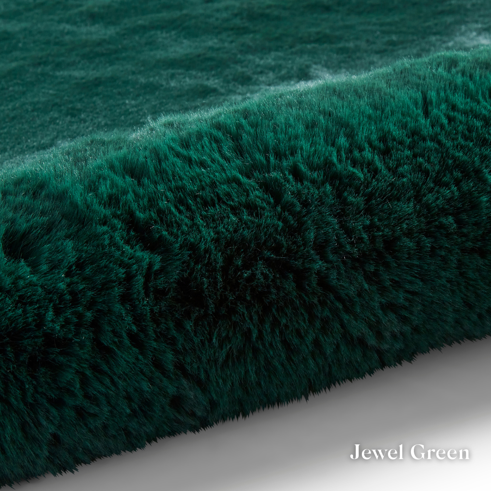 Elevate your space with the ultra-soft Super Teddy Plain Shaggy Table Tufted Rugs range featuring high quality polyester, durable and bold colour choices.