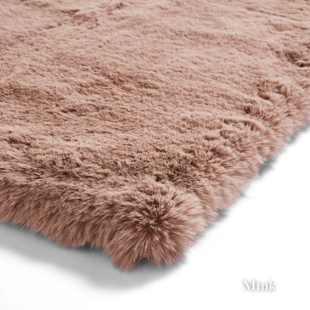 Elevate your space with the ultra-soft Super Teddy Plain Shaggy Table Tufted Rugs range featuring high quality polyester, durable and bold colour choices.
