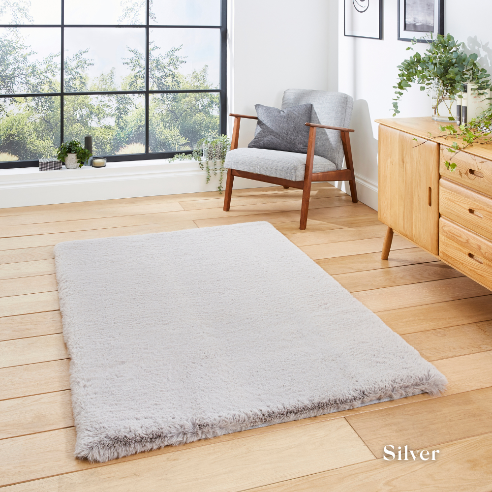 Elevate your space with the ultra-soft Super Teddy Plain Shaggy Table Tufted Rugs range featuring high quality polyester, durable and bold colour choices.
