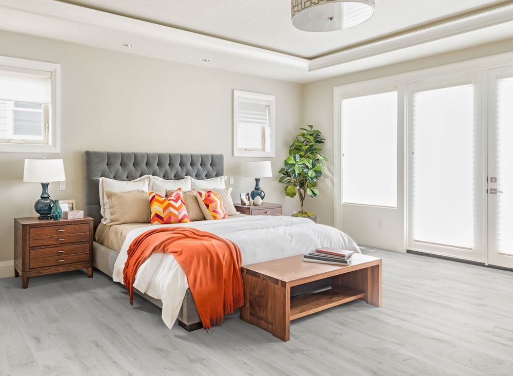 The Fresco Snow Gloss Laminate Flooring – 8mm features high-gloss woodgrain, AC4 wear rating and underfloor heating compatible