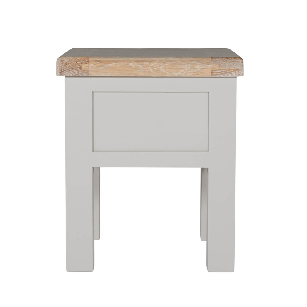 The Doune Table Lamp in Taupe features a refined painted finish. Ideal for lamps, adding elegance and function to any room.