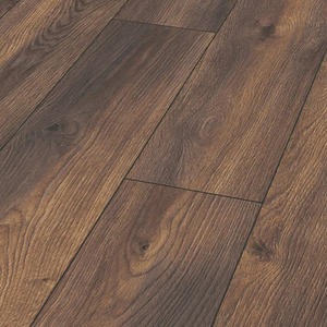 The Elba Oak Titan Laminate Flooring - 12mm, AC5 durability, spill-resistant Aqua Pearl, and natural wood-look finish.