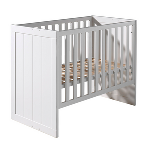 Convert your Erik Baby Cot Bed 60 x 120cm in White in a 90 x 200cm bed with these transformable white panels, constructed from durable pine and MDF