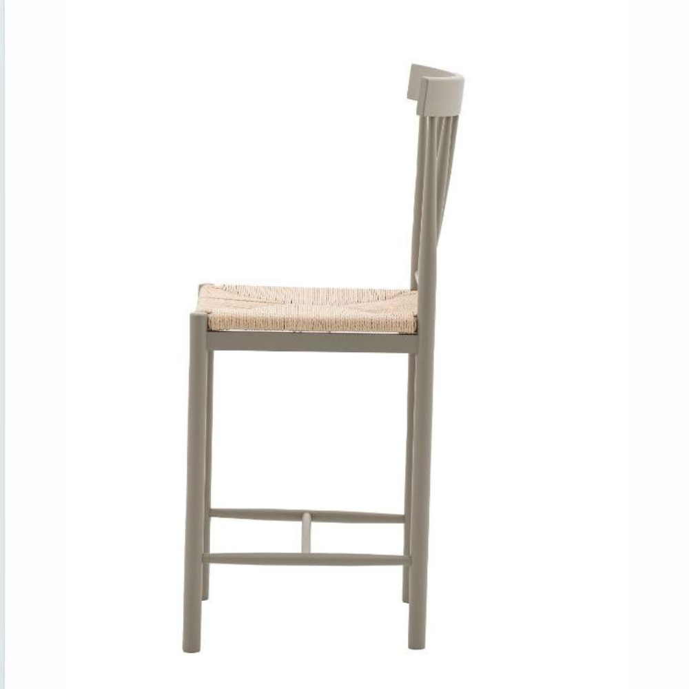 The set of 2 Eton Bar Stool Prairie features a solid oak frame providing durability and hand-woven rope seats