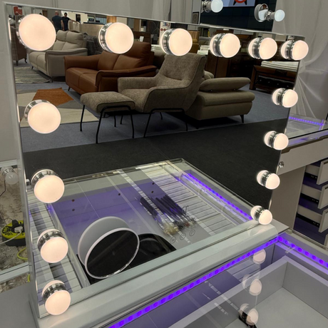 The Glamour Hollywood vanity mirror with 12 dimmable bulbs, white light modes, Bluetooth speakers, USB/Type-C ports, smart touch control & detachable base