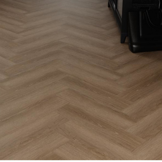 Lion Simp SPC Max Flooring 7mm offers 100% waterproof, its 7mm thick herringbone design and SPC core guarantees enduring beauty and stability.