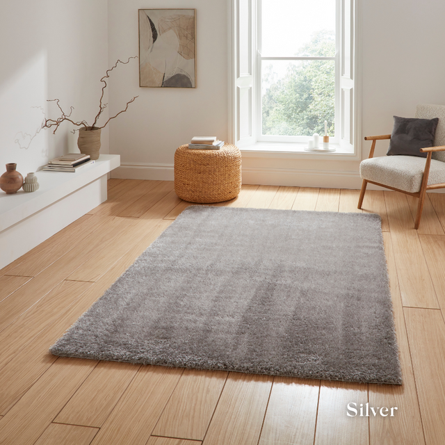 Introduce style with the Sierra Plain Shaggy Machine Made Rugs range with ultra soft pile, textured feel and durable machine made quality.