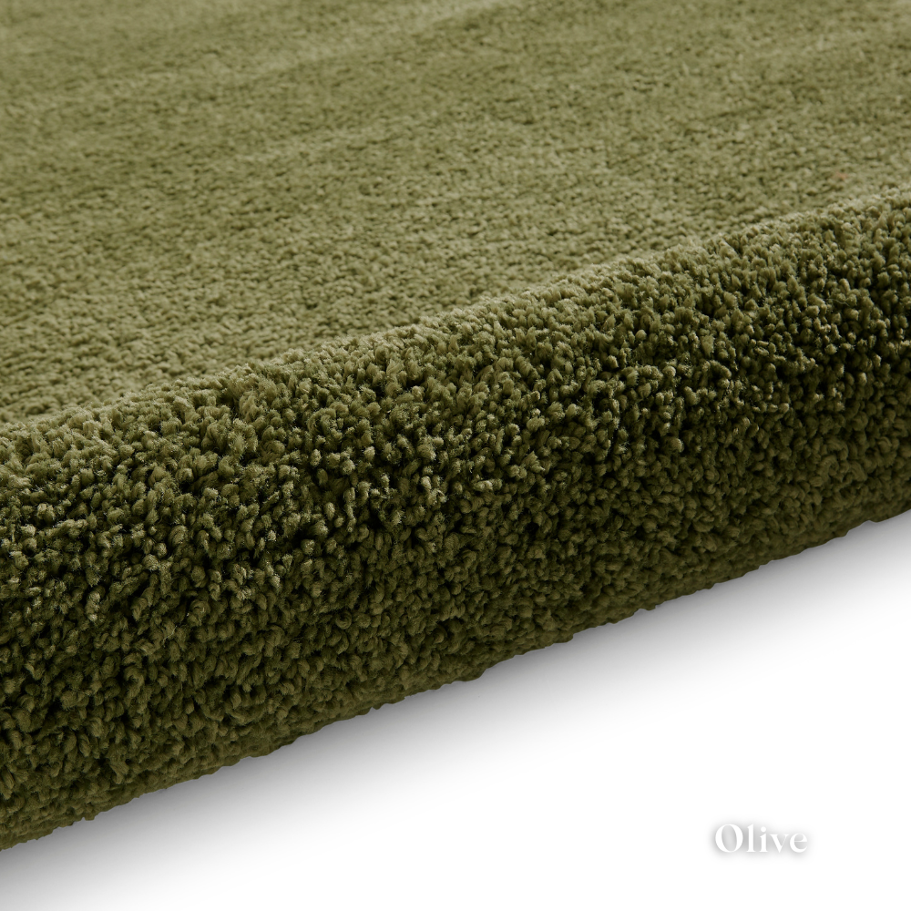Introduce style with the Sierra Plain Shaggy Machine Made Rugs range with ultra soft pile, textured feel and durable machine made quality.