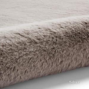 Elevate your space with the ultra-soft Super Teddy Plain Shaggy Table Tufted Rugs range featuring high quality polyester, durable and bold colour choices.