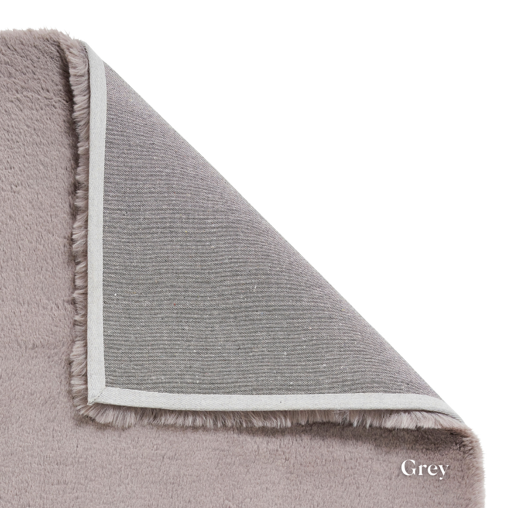Elevate your space with the ultra-soft Super Teddy Plain Shaggy Table Tufted Rugs range featuring high quality polyester, durable and bold colour choices.