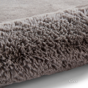 Elevate your space with the ultra-soft Super Teddy Plain Shaggy Table Tufted Rugs range featuring high quality polyester, durable and bold colour choices.