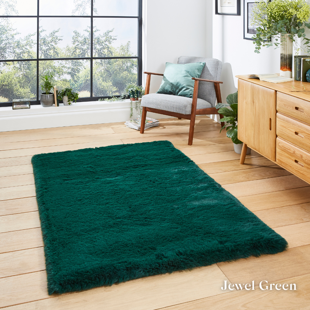 Elevate your space with the ultra-soft Super Teddy Plain Shaggy Table Tufted Rugs range featuring high quality polyester, durable and bold colour choices.