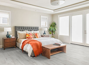 The Fresco Snow Gloss Laminate Flooring – 8mm features high-gloss woodgrain, AC4 wear rating and underfloor heating compatible