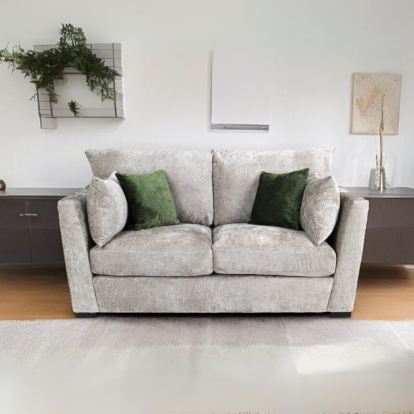Oasis-Seater-Dove-Lifestyle
